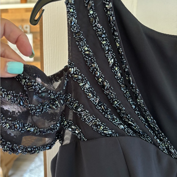 Navy Patra gown. New With Tags. Size 12. - Picture 4 of 6